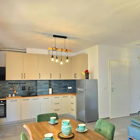 Apartmán Cozy In San Pietro - Happy Plazhi San Pietro